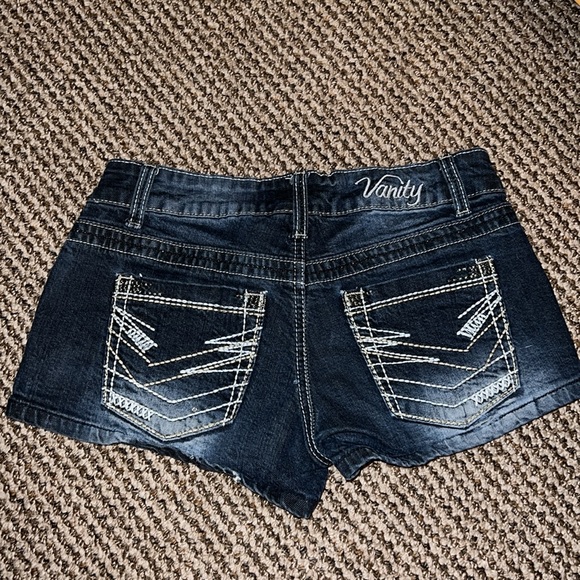 Vanity shorts - Picture 2 of 3